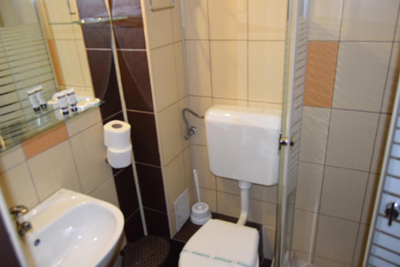 Gasthof Pensiunea Clasic Buşteni
